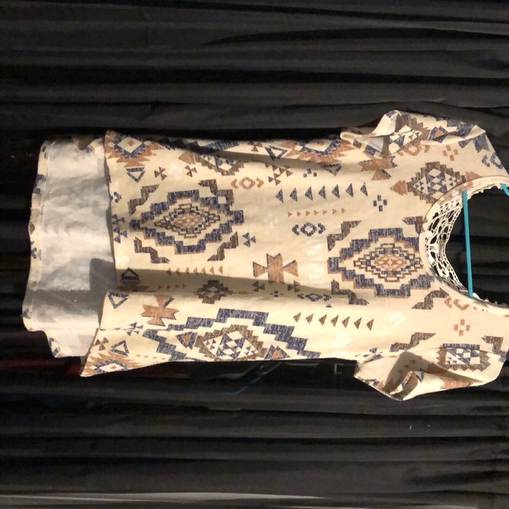 High-low mid thigh shirt